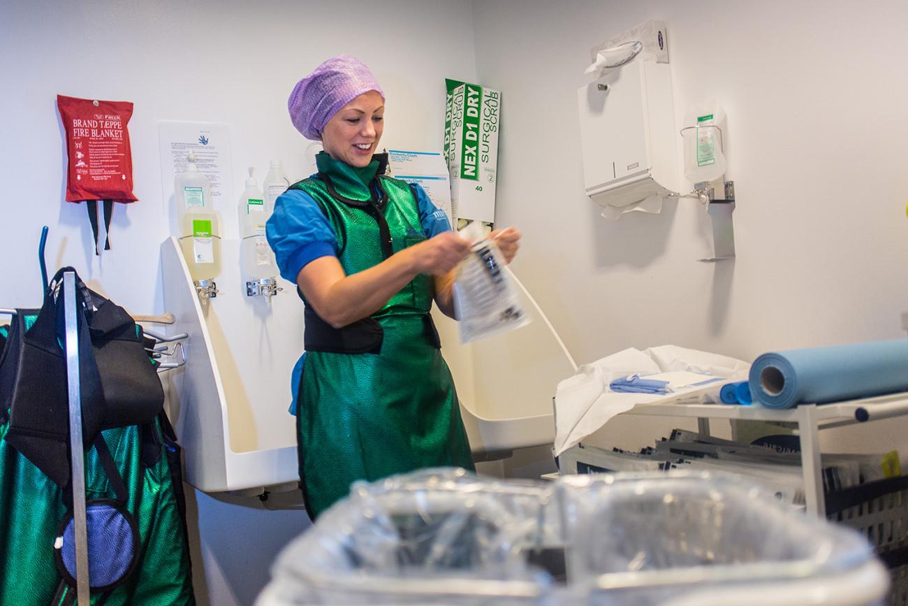 Nurses are willing to sort plastic packaging, but that’s not the only challenge. Photo: Michael Harder, Aarhaus University Hospital.